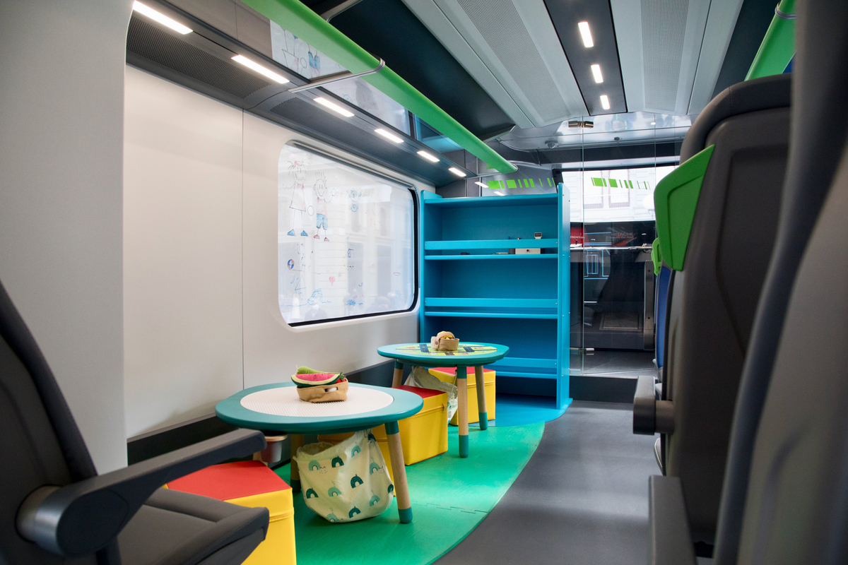 Gruppo FS Italiane: Trenitalia presenta “Blues”, il suo primo treno ibrido