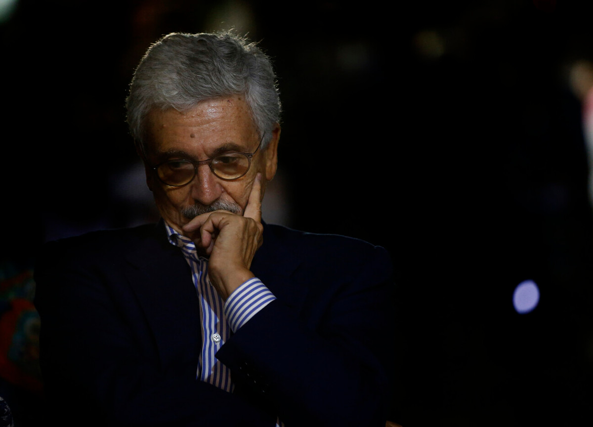 D’Alema e Don Antonio di estrema destra. “Colombiani devono trattare con noi” D’Alema e Don Antonio di estrema destra. “Colombiani devono trattare con noi”