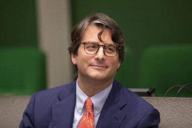 Donne, servizi digitali e management: così Intesa rafforza Banca dei territori