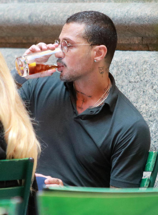 Fabrizio Corona è pronto a combattere in Ucraina e “morire in gloria”