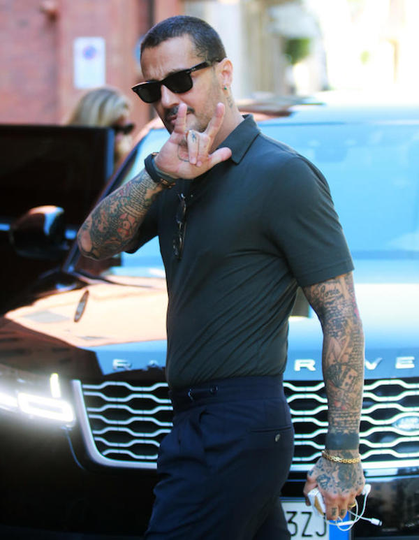 Fabrizio Corona è pronto a combattere in Ucraina e “morire in gloria”