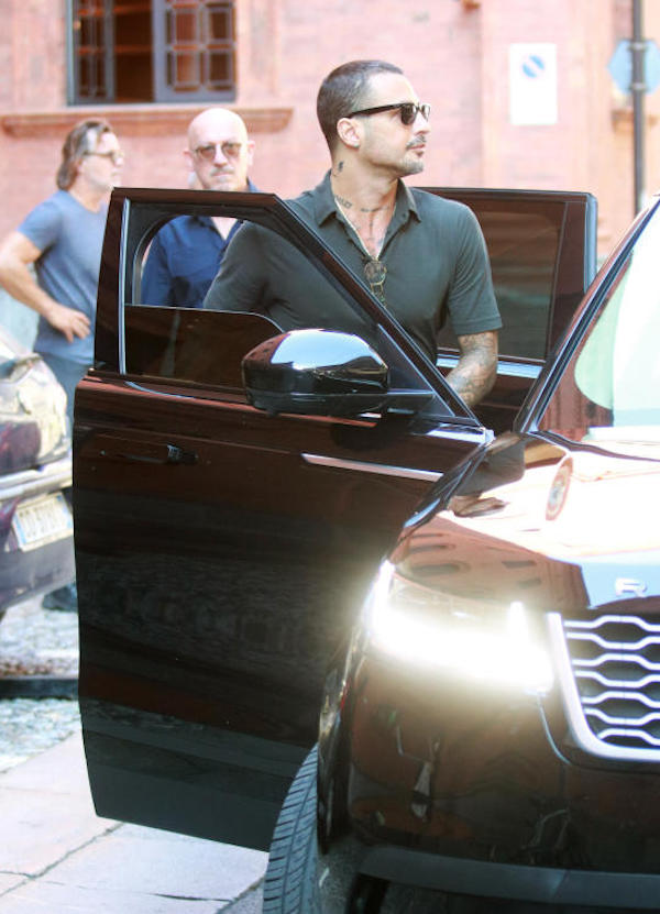 Fabrizio Corona è pronto a combattere in Ucraina e “morire in gloria”