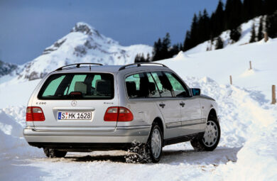 Mercedes-Benz festeggia i 25 anni della seconda generazione 4MATIC