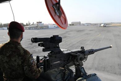 Guerra Ucraina, l’Italia si arma: pronti 10 miliardi in più di spese militari