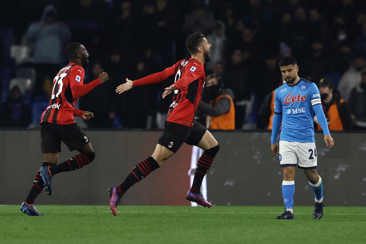 Giroud mette in ginocchio il Napoli: Milan vola in vetta. Osimhen 6, Theo da 7,5… PAGELLE Giroud mette in ginocchio il Napoli: Milan vola in vetta. Osimhen 6, Theo da 7,5… PAGELLE