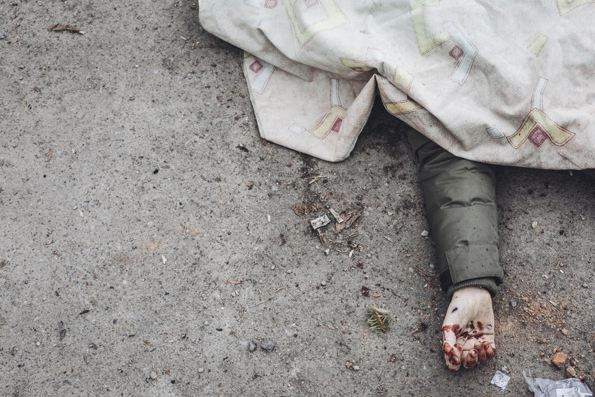 Ucraina, orrore in una foto del Nyt: madre e figli morti fuggendo a Kiev Ucraina, orrore in una foto del Nyt: madre e figli morti fuggendo a Kiev
