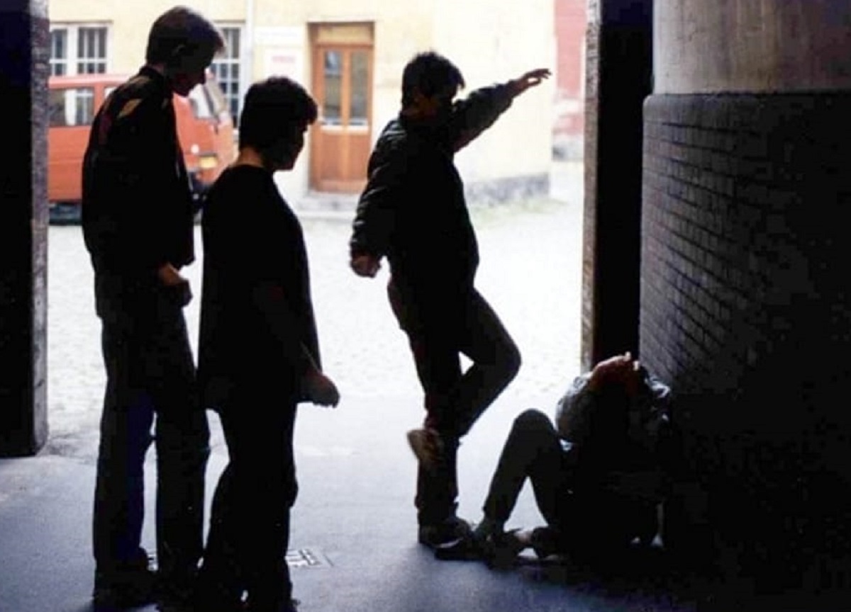 Brescia: picchiato dai compagni di classe perchè sua madre è russa Brescia: picchiato dai compagni di classe perchè sua madre è russa