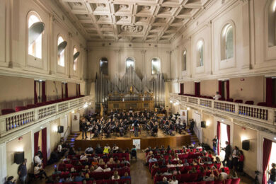Guerra tra soprani: una donna russa e una ucraina cantano per la pace a Roma