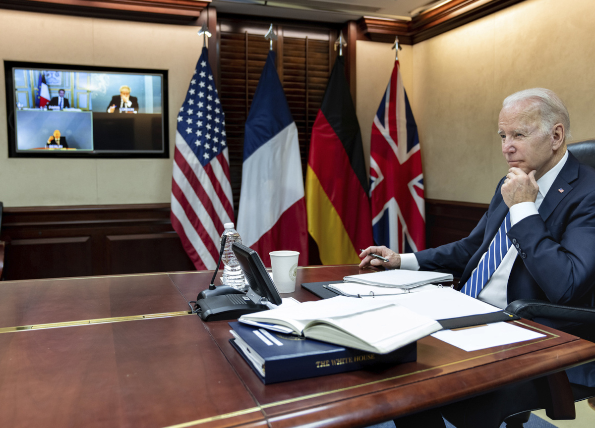 Guerra, Draghi tagliato fuori. I grandi della Terra decidono senza l’Italia