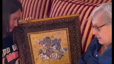Il dipinto di una giovane artista russa commentato da Sgarbi
