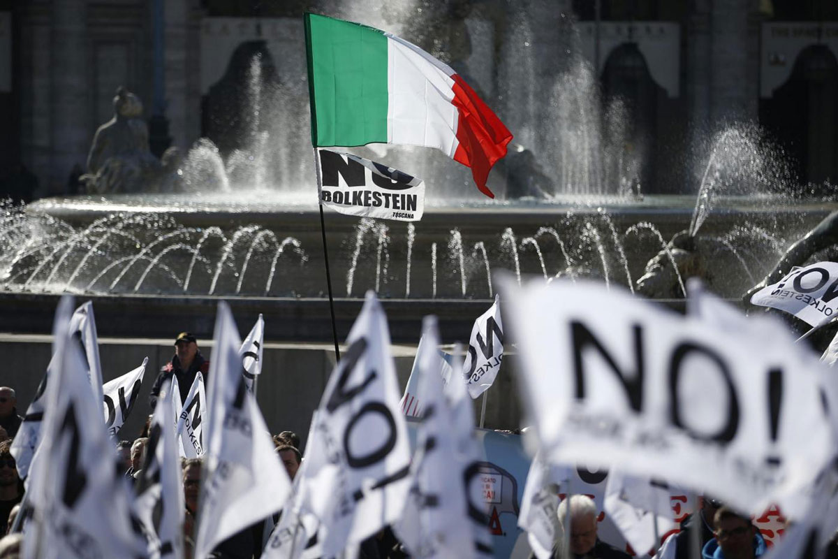 La rabbia dei balneari esplode a Roma. “Il Governo ci ha preso a schiaffi” La rabbia dei balneari esplode a Roma. “Il Governo ci ha preso a schiaffi”
