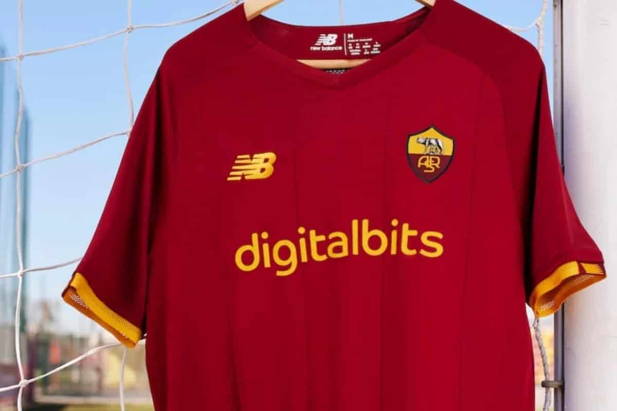 Derby Roma, sulla maglia dei giallorossi torna lo stemma tolto da Pallotta Derby Roma, sulla maglia dei giallorossi torna lo stemma tolto da Pallotta