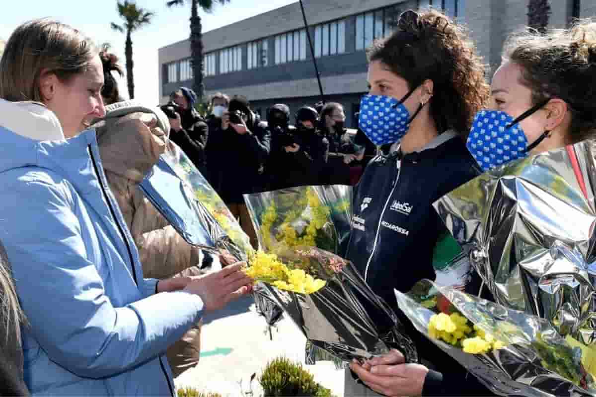 Guerra Ucraina, le nuotatrici di Kiev in salvo a Roma Guerra Ucraina, le nuotatrici di Kiev in salvo a Roma