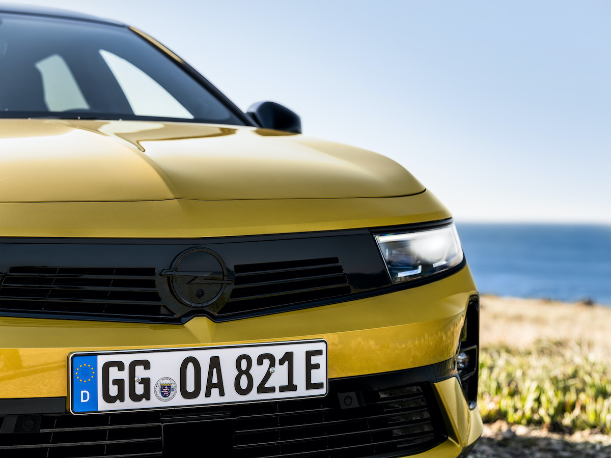 Opel, la tecnologia al servizio della sicurezza Opel, la tecnologia al servizio della sicurezza