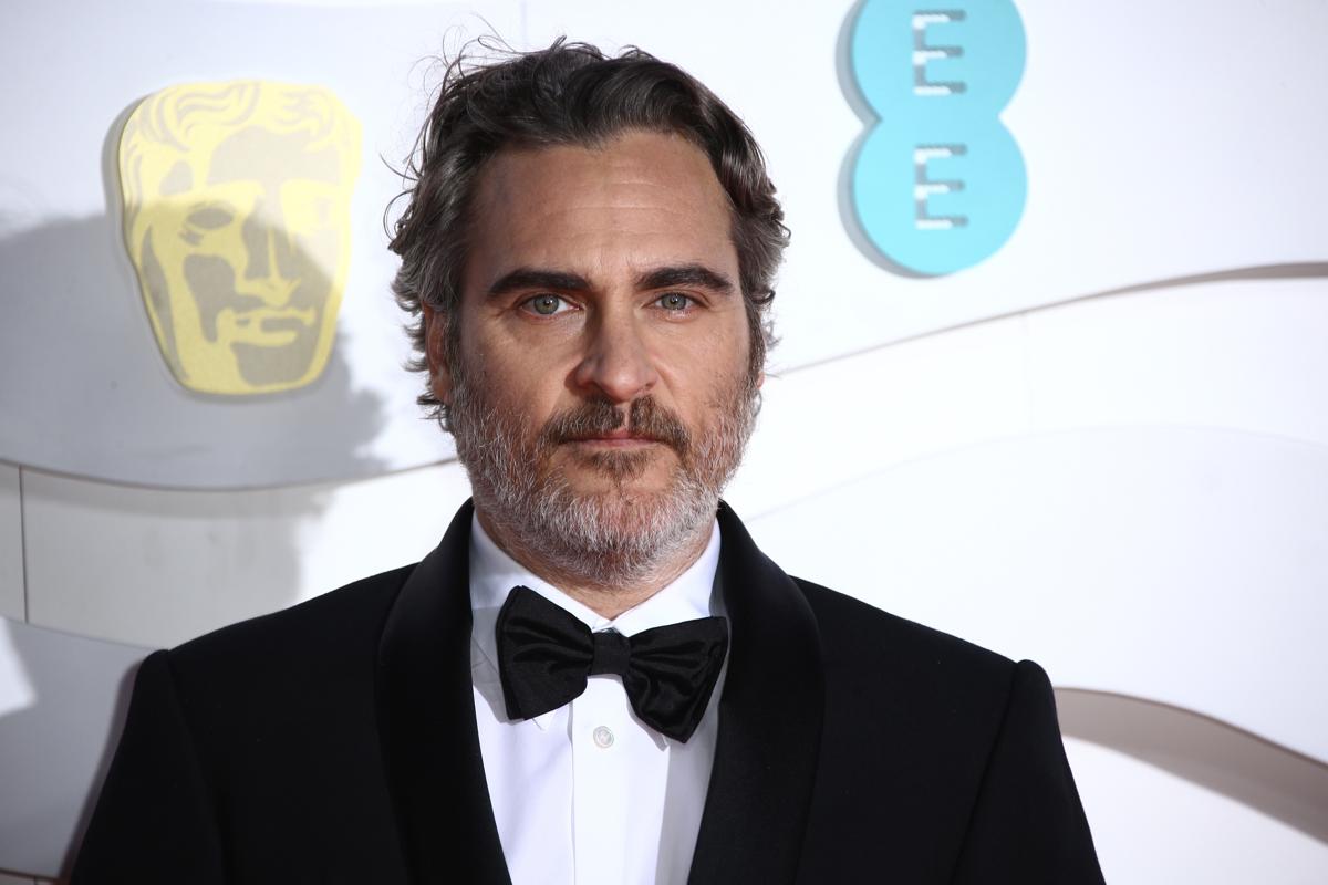 Joaquin Phoenix è Napoleone nelle prime foto rubate dal set di Ridley Scott