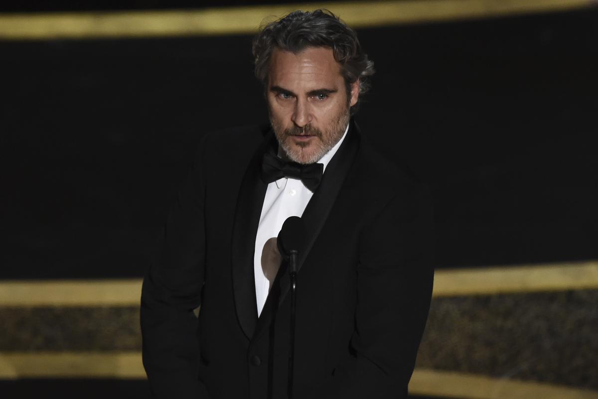 Joaquin Phoenix è Napoleone nelle prime foto rubate dal set di Ridley Scott