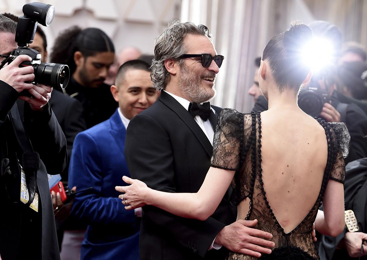 Joaquin Phoenix è Napoleone nelle prime foto rubate dal set di Ridley Scott