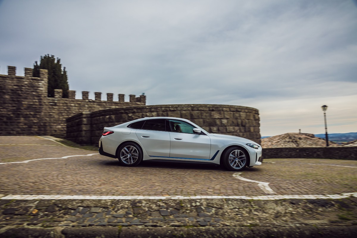 BMW lancia I4, il suo primo modello puramente elettrico