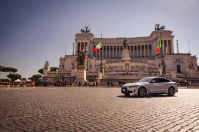 BMW lancia I4, il suo primo modello puramente elettrico