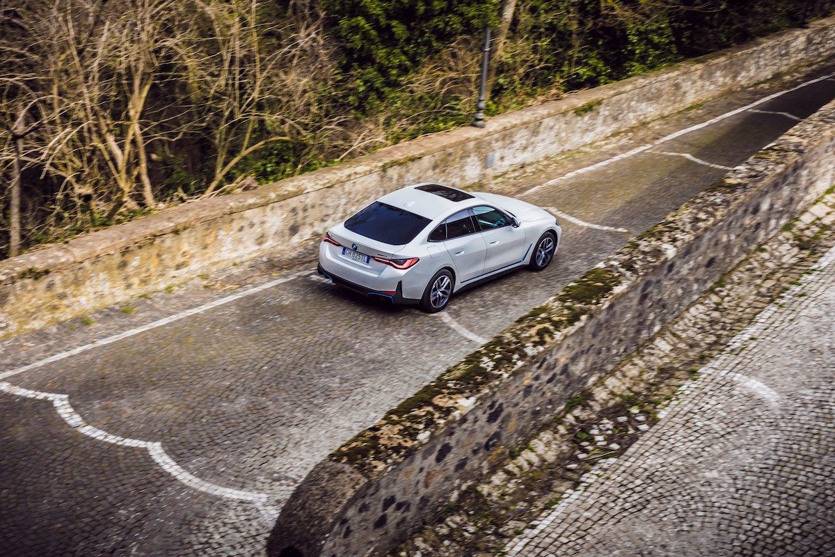 BMW lancia I4, il suo primo modello puramente elettrico