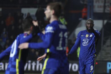 Abramovich, governo inglese congela i beni. Clamoroso: Chelsea “paralizzato”