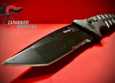 Monza, 14enne a scuola con una lama di 20 centimetri