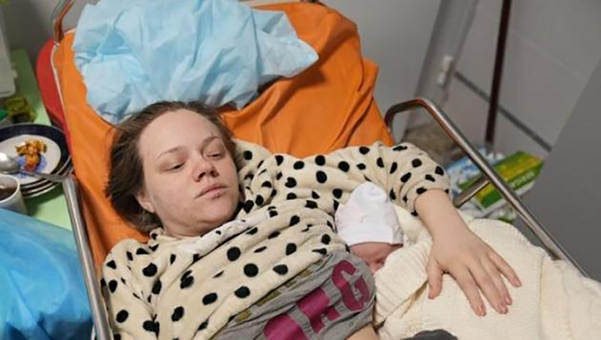 Galleria foto 'Ucraina: nata la figlia di Marianna, la blogger che “fingeva” il bombardamento' - foto 1