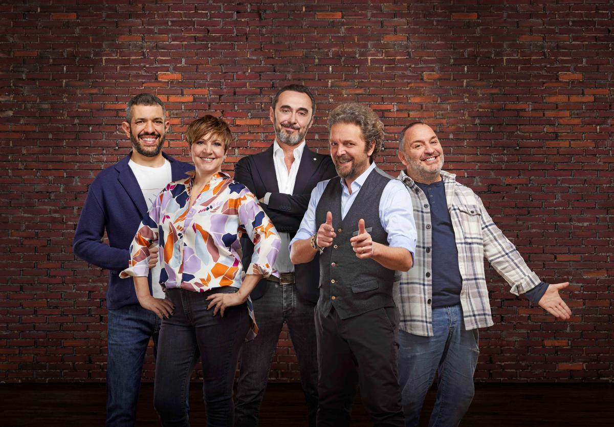 Stand up comici in prova, Scintilla: “Pause e sarcasmo, Mughini divertentissimo” Stand up comici in prova, Scintilla: “Pause e sarcasmo, Mughini divertentissimo”