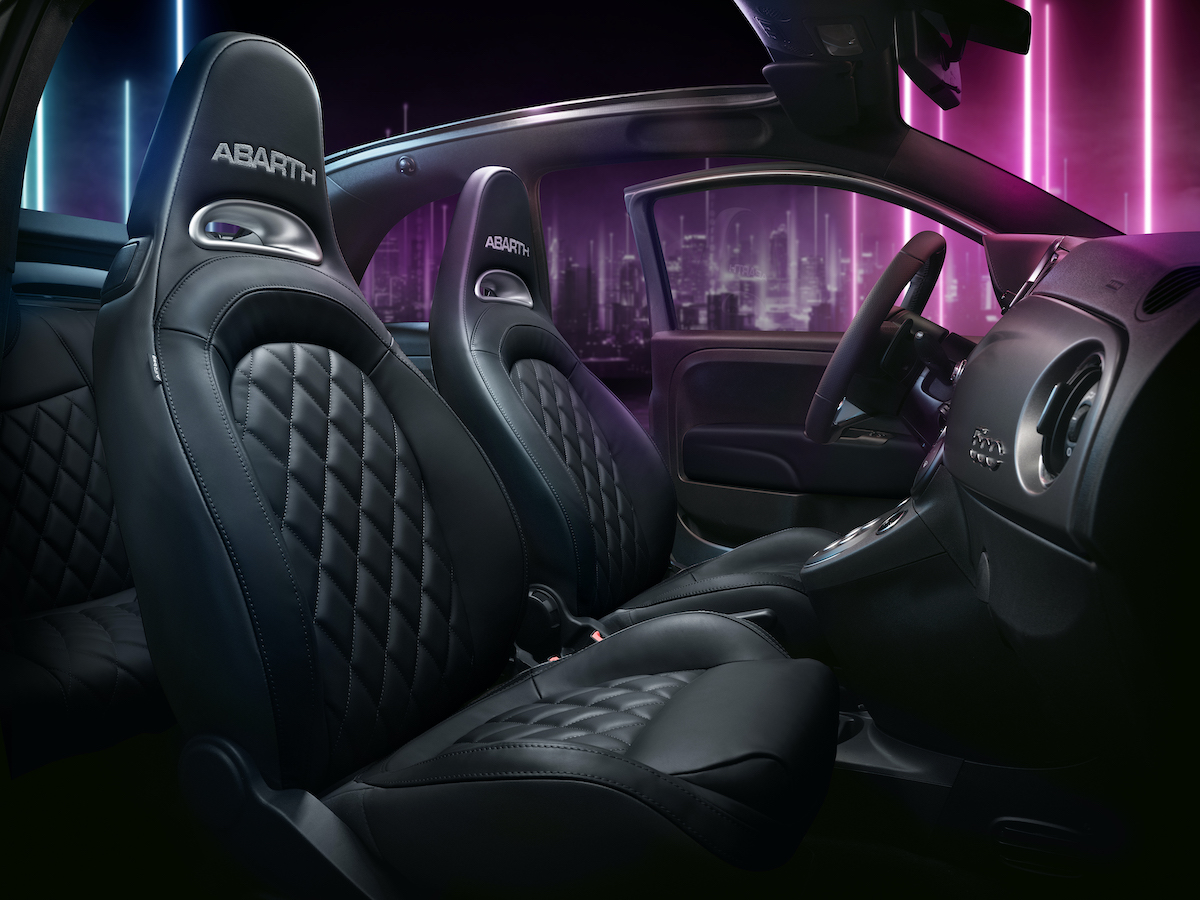 Abarth 595 debutta la nuova gamma Abarth 595 debutta la nuova gamma