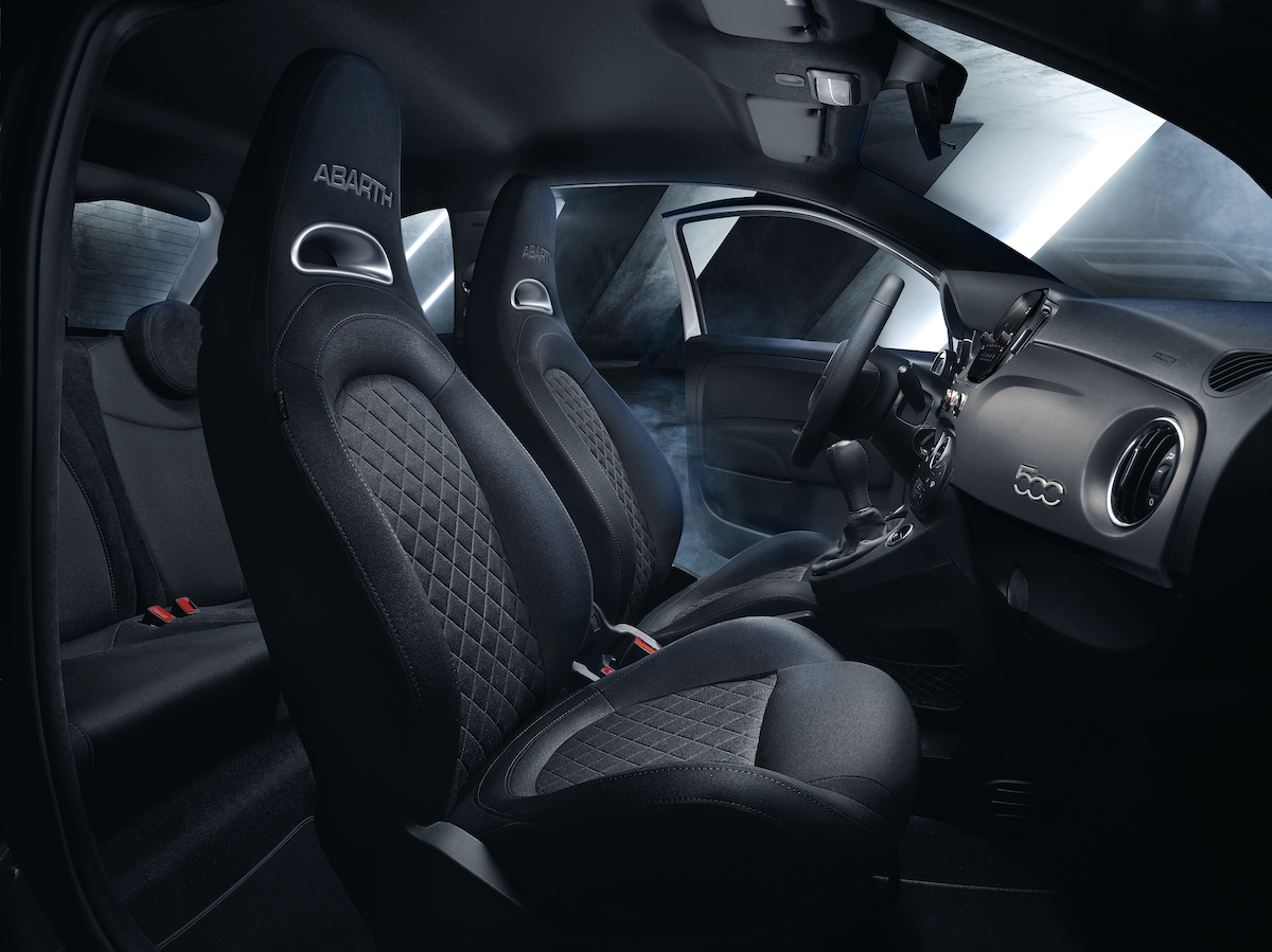 Abarth 595 debutta la nuova gamma Abarth 595 debutta la nuova gamma