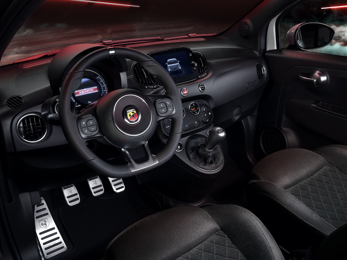 Abarth 595 debutta la nuova gamma Abarth 595 debutta la nuova gamma