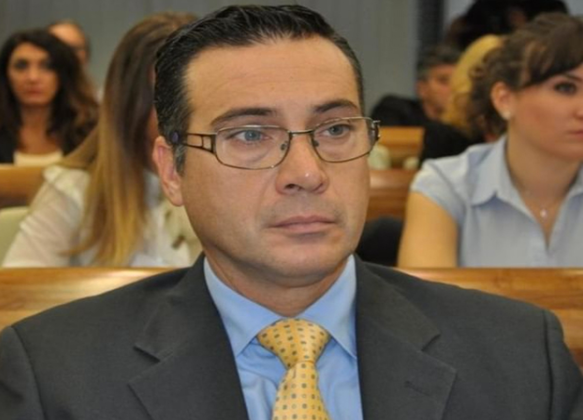 Spie, inizia processo Biot: “colpevole” ma non si possono conoscere le prove Spie, inizia processo Biot: “colpevole” ma non si possono conoscere le prove