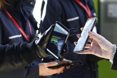 Arrestato il medico di Pippo Franco: falsi vaccini ai pazienti per rilasciare Green Pass