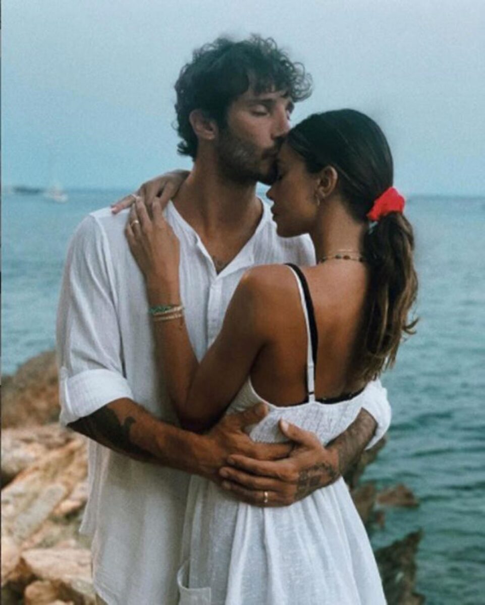 Belen e Stefano De Martino sono tornati insieme: la conferma in un video