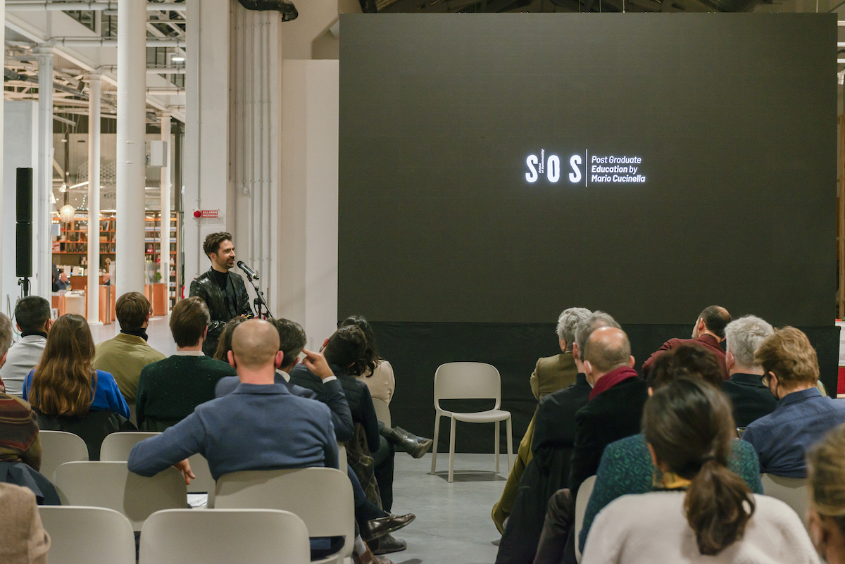 MINI con SOS punta sui giovani