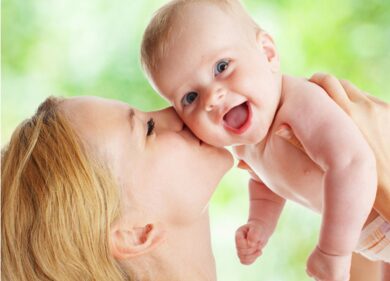 Istat, nuovo record negativo per le nascite: meno di 400mila bambini