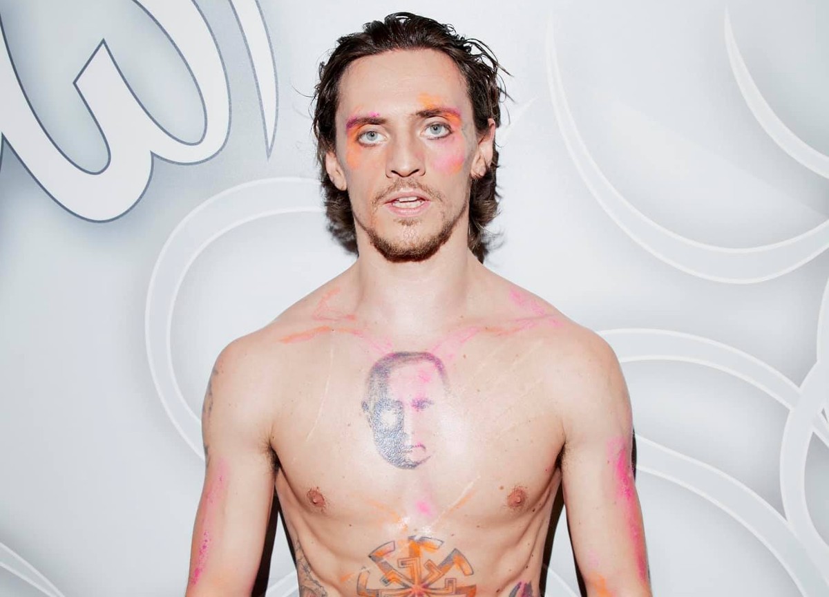 Polunin, ballerino con volto di Putin tatuato sul petto, non danzerà a Milano Polunin, ballerino con volto di Putin tatuato sul petto, non danzerà a Milano