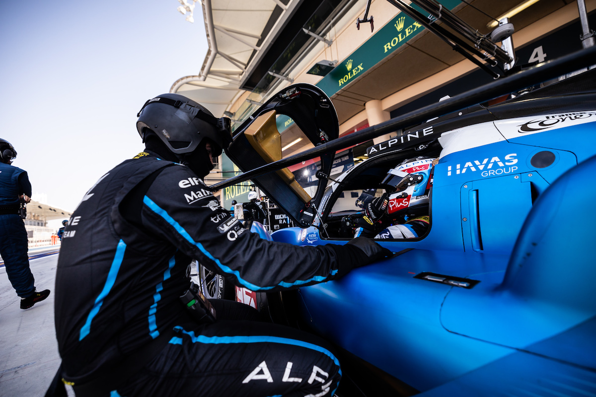 Alpine a480: la postazione di lavoro dei piloti Alpine a480: la postazione di lavoro dei piloti