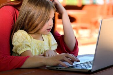 Assegno unico figli 2022, al via i primi pagamenti dal 15 marzo