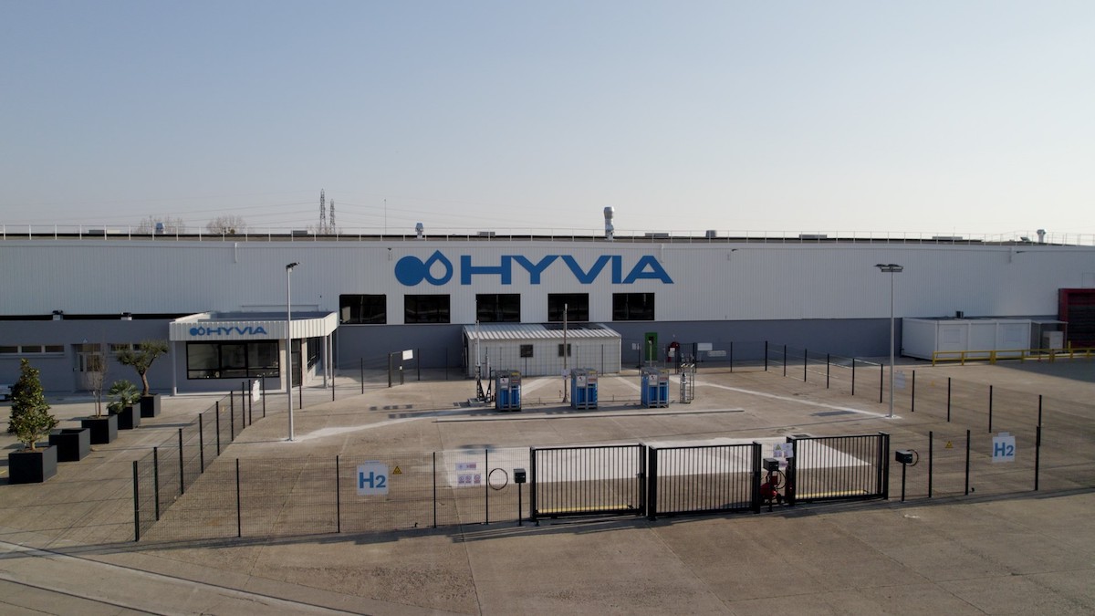 Hyvia  inaugura il suo stabilimento dedicato alla mobilità a idrogeno