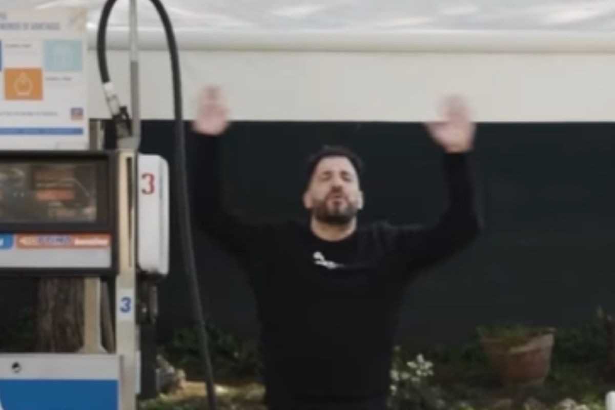 Caro benzina, la soluzione social di Leonardo Bocci virale fra i tassisti Caro benzina, la soluzione social di Leonardo Bocci virale fra i tassisti
