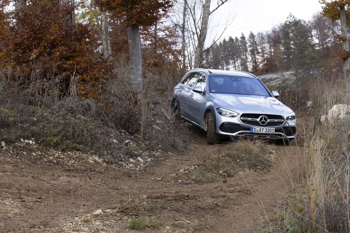 Nuova Mercedes Classe C All-Terrain, ti segue su ogni strada. Nuova Mercedes Classe C All-Terrain, ti segue su ogni strada.