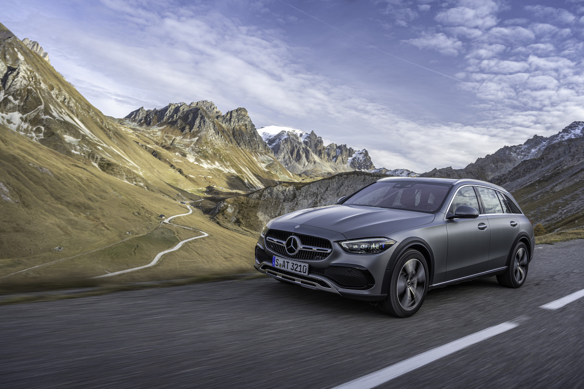 Nuova Mercedes Classe C All-Terrain, ti segue su ogni strada. Nuova Mercedes Classe C All-Terrain, ti segue su ogni strada.