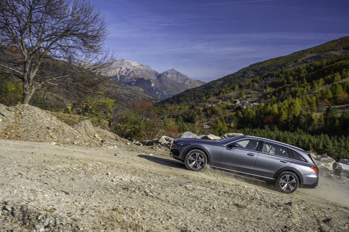 Nuova Mercedes Classe C All-Terrain, ti segue su ogni strada. Nuova Mercedes Classe C All-Terrain, ti segue su ogni strada.