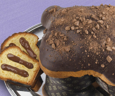 Pasqua 2022, la colomba più trendy? Pistacchio del bronte con albicocca-ananas