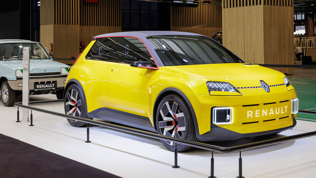 Renault 5 compie 50 anni e li festeggia a Retromobile Parigi