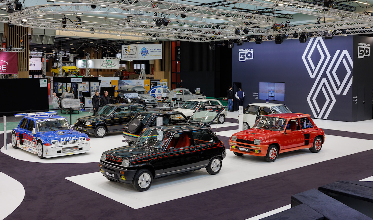 Renault 5 compie 50 anni e li festeggia a Retromobile Parigi