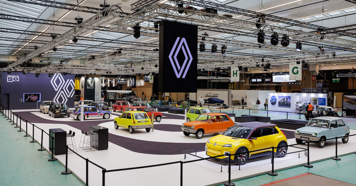 Renault 5 compie 50 anni e li festeggia a Retromobile Parigi