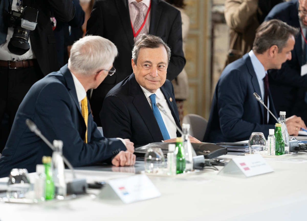 Editoria, “Santo subito”. Draghi, carriera molto “pompata”. Tutti gli errori Editoria, “Santo subito”. Draghi, carriera molto “pompata”. Tutti gli errori