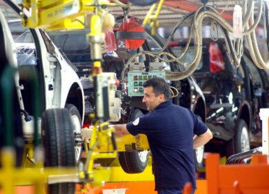 Auto, in Europa immatricolazioni ancora in calo a febbraio (-5,4%)